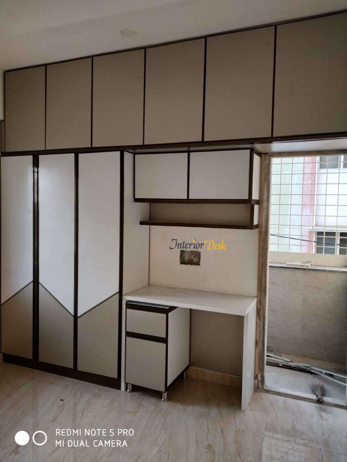 Aluminium wardrobe